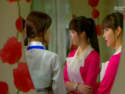 민정(이유리), 유라(오승아) 임신 약점 잡아 공모전 우승 클립 이미지