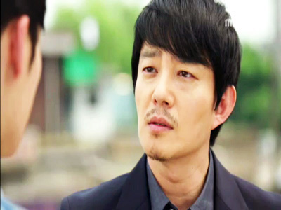 동수(이범수), 영달(김재중)에게 진심 어린 조언 "네 꿈이 그렇게 순진하다면 상대할 놈들은 너무 더럽고 추악해. 실속을 챙겨" 클립 이미지