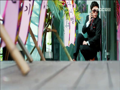 이건(장혁), 미영(장나라) 전시회 몰래 관람 '첩보원 빙의' 클립 이미지