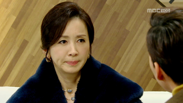 결혼 추진-앵란(전인화), 보경(홍아름) 미혼모 사실 알고도 도진(도상우)과 결혼 밀어붙여  클립 이미지