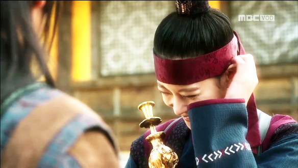 "설마 계집?"…왕소(장혁), 신율(오연서) 남장 의심 클립 이미지