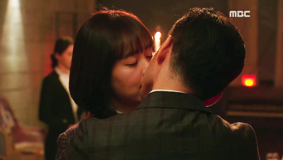 "내가 항상 웃게 해줄게, 내가 지켜줄게"…형민(정유석), 지연(강성연)에 '청혼 키스' 클립 이미지