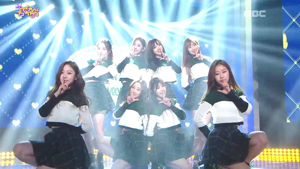 러블리즈 - 아츄 <Lovelyz - Ah-Choo> 클립 이미지