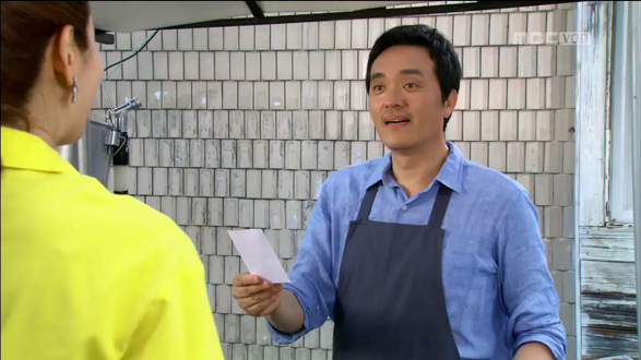 "이 사진 한 번 봐보세요" … 최홍란(이태란), 진한(최종환)에 은수(하희라) 사진 보여주며 '확인' 클립 이미지