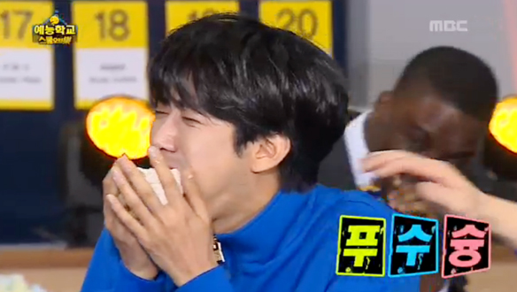 잭 블랙, 광희와 마시멜로 많이 넣기 대결에서 가볍게 승리 '여유만만' 클립 이미지