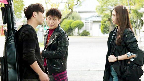 "한 번 주머니에 나간 돈은 자기 것 아니야."…12년 전 이경(이요원)과 건우(진구)의 첫 만남 (Feat.오정세) 클립 이미지