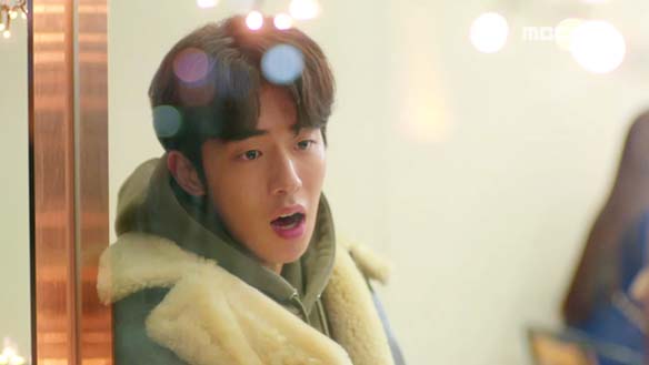 "오빠? 얼마나 봤다고 오빠야?!"…준형(남주혁), 복주(이성경) '알바동료 오빠'에 질투 폭발 클립 이미지