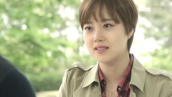 "아버지 찾았어. 그러니 선 넘어오지 마"…블랙(이진욱)과 마지막 추억 만드는 스완(문채원) 클립 이미지