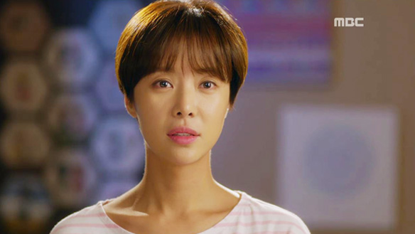 "오늘 나하고 자요, 수호 씨"…보늬(황정음), 접촉금지 요구하는 수호(류준열)에 적극 대시 클립 이미지