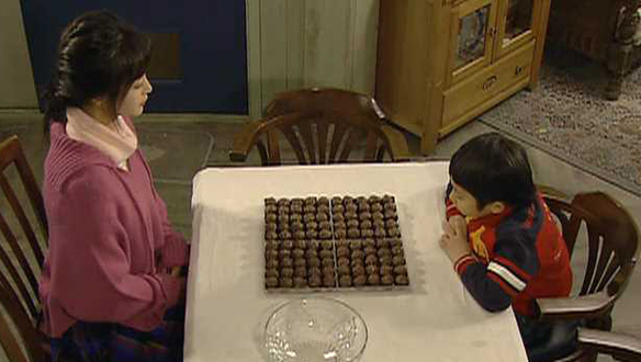 나상실(한예슬) "40까지 세기 위해 뺏긴 60개의 초코볼을 기억해." 클립 이미지