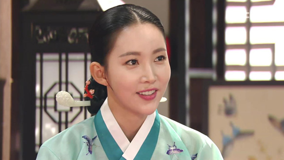 "제 이름 부르는 것 듣고 싶다"…옥녀(진세연) 못 잊는 태원(고수)에 적극적으로 다가가는 소정(윤주희) 클립 이미지