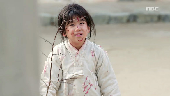 "별것 아니어라"…길동(이로운), 호랑이와 마주치고도 살아 돌아오다! '애기 장수' 입증 클립 이미지