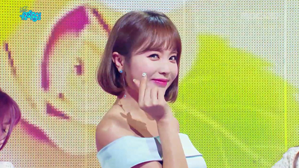 홍진영 - 사랑한다 안한다 (Hong Jin Young - Loves Me, Loves Me Not) 클립 이미지