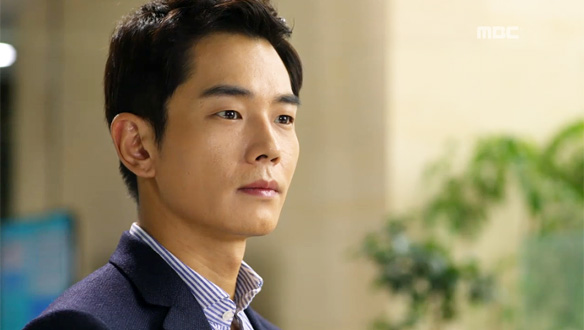 "난 너하고 좀 얽혀야겠는데?"…냉정히 돌아서는 루리(최수영)를 붙잡는 태양(온주완) 클립 이미지