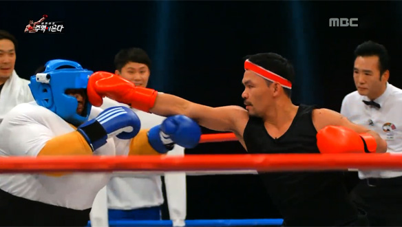 조세호, 파퀴아오의 핵주먹에 혼비백산 "옴마야!"…근육맨 갑옷도 소용없는 억울의 아이콘 클립 이미지