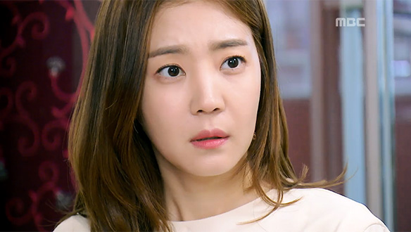 “누구한테 일당 받았는지“…반대 시위를 사주한 사람이 있다는 것을 알게 된 인영(신다은)