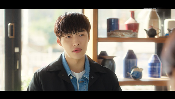 "다시 만나서 웃는다는 거 너무 불공평하잖아요"…영원(전미선)을 찾아간 시현(우도환) 클립 이미지