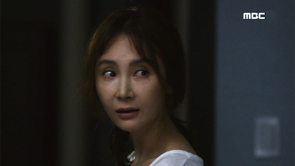 "절대 작은 소리도 내지 마!"…영희(채시라), 정효(조보아)의 동거 제안 수락