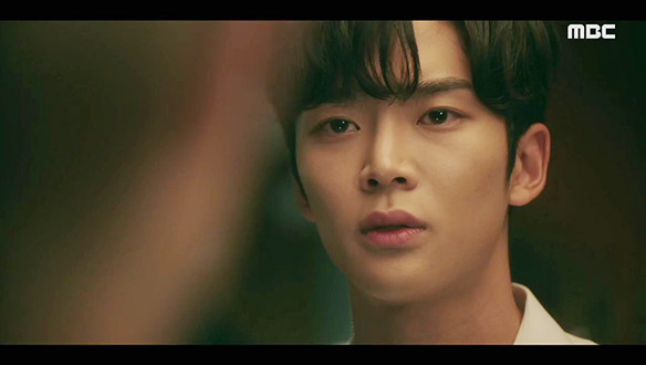 "없어지는 건 너 혼자야"…진미채(이태리)의 경고가 당혹스러운 하루(로운) 클립 이미지