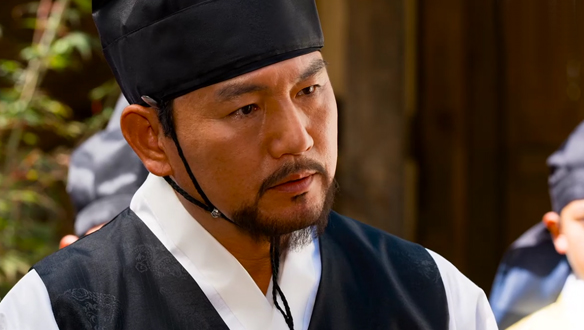 “나 또한 이 아이와 같은 서얼이니라.“ 준경(강하늘)과 스승(손병호)과의 첫 만남