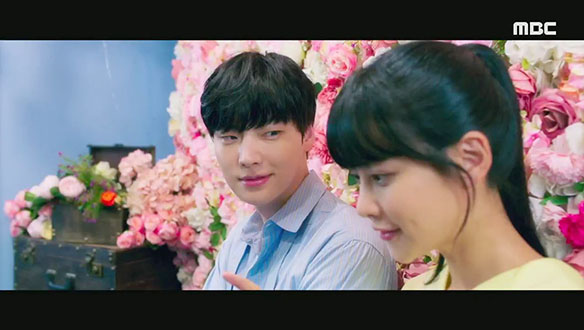 "주서연, 생각보다 적극적이네?"…스킨십이 낯설기만 한 강우(안재현) 클립 이미지