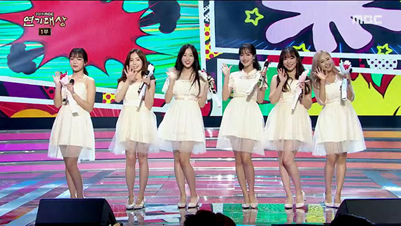 축하무대♪ 에이프릴 - 'Feeling' 느낌이 와~ 달콤한♥이벤트(feat.딸기)