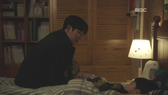 "혹시 누구 있어? 확실해?"…기석(김준한)의 질문에 동요하는 정인(한지민) 클립 이미지