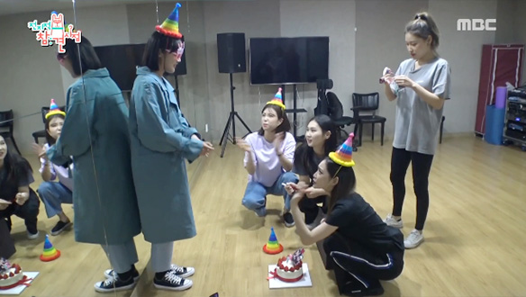 청하가 준비한 깜짝 생일 파티 사랑해 언니♡ 감동의 눈물 글썽 클립 이미지