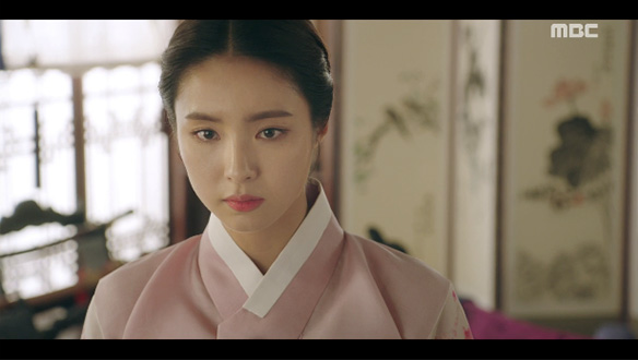 "이게 그 노비 문서요"…구해령(신세경), 아이를 구하기 위해 손을 잡나? 클립 이미지