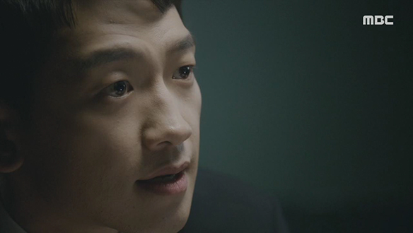 "어느 게 진실이야, 말해!"…살인교사 용의자 압박 심문하는 재상(정지훈) 클립 이미지