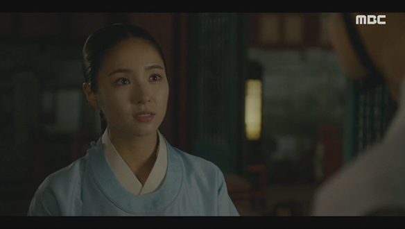 "20년째 도망 중인 신세입니다."…이림(차은우)에게 비밀 털어놓는 해령(신세경) 클립 이미지