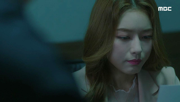 “유죄라는 증거를 가져와요!“…사비나(오지은)를 압박하는 형사들