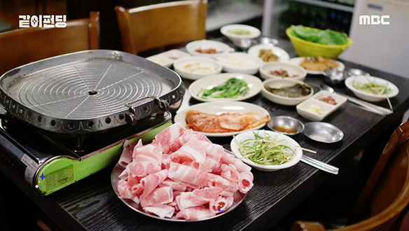 진짜배기 할머니 손맛을 느낄 수 있는 백반집, 바로 이 맛이지! 클립 이미지