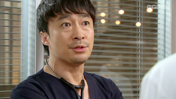 “스스로 선택했을 때, 책임 질 수 있다.“ 가족의 동의를 기다리는 인혁(이성민)
