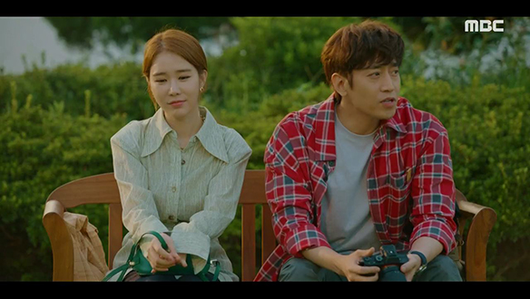 "지금처럼요." …사랑에 빠진 아름(유인나)과 지훈(문정혁) [1회] 클립 이미지