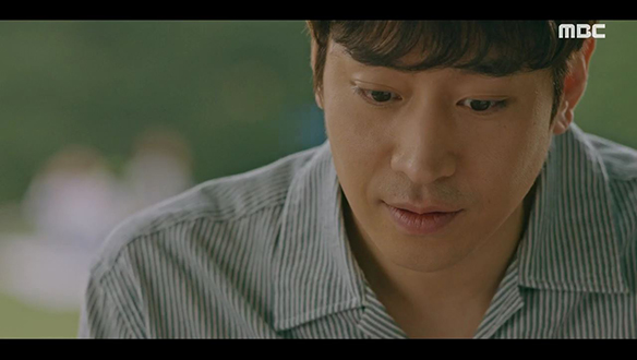 "넌 왜 변하지 않은거야? 못한거야?" 지훈(문정혁)과의 추억을 회상하는 아름(유인나) [1회] 클립 이미지