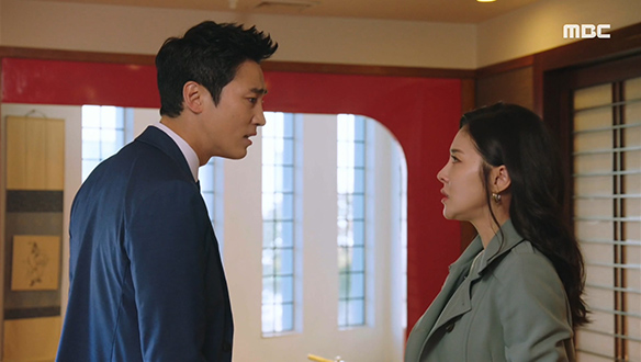 "정신 좀 차려 제발!"…시경(최성재)은 상아(진예솔)의 막무가내 행동에 진저리를 치게 되는데... 클립 이미지