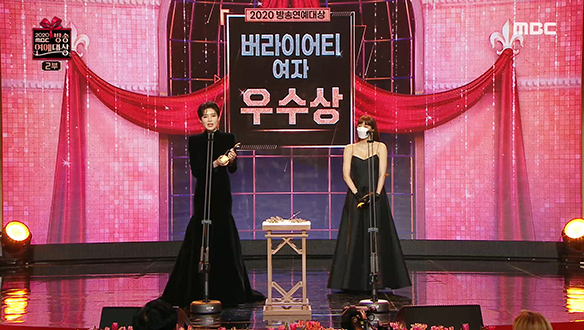 버라이어티 여자 우수상 ▶ 손담비, 장도연 <나 혼자 산다> 클립 이미지