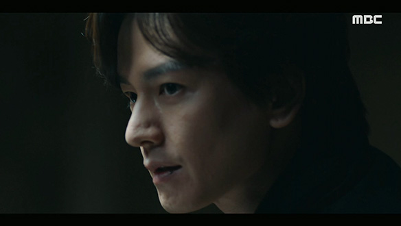 "너부터 말해봐"…바뀌지 않은 죽음을 눈치챈 도경(임주환) 클립 이미지
