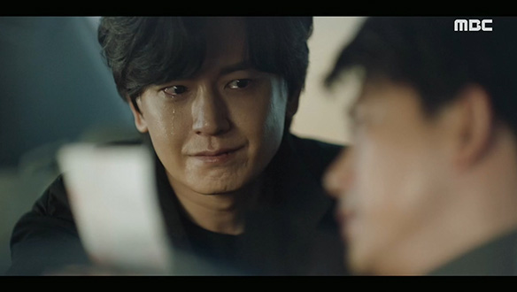 "네 선택이 여기까지 오게 한거지"…도경(임주환)에 칼 맞고 위기 놓인 태평(옥택연) 클립 이미지