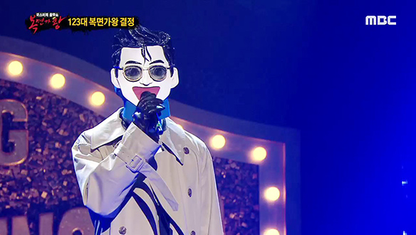 무대를 가득 채우는 '주윤발'의 깊은 울림 <멀어지다> 클립 이미지