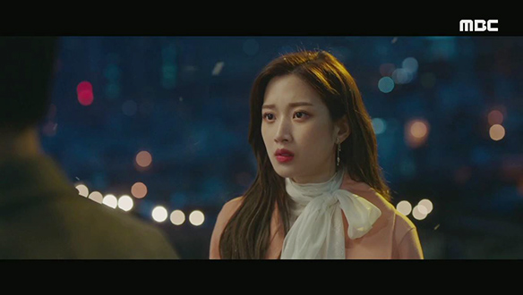 "지금 뭐 하자는 거예요?"…정훈(김동욱)의 돌발 행동에 화난 하진(문가영) 클립 이미지