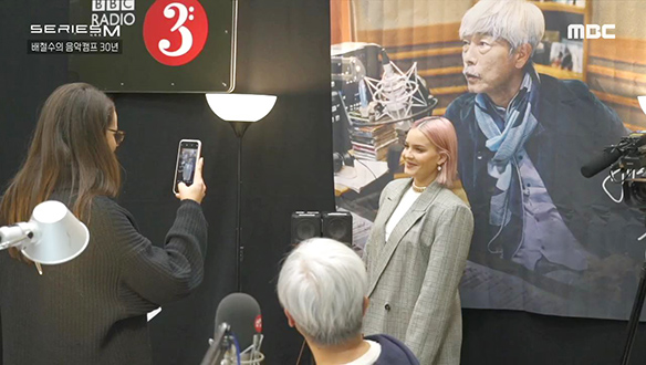 Live at the BBC 첫번째 게스트, 앤-마리(Anne-Marie) 클립 이미지