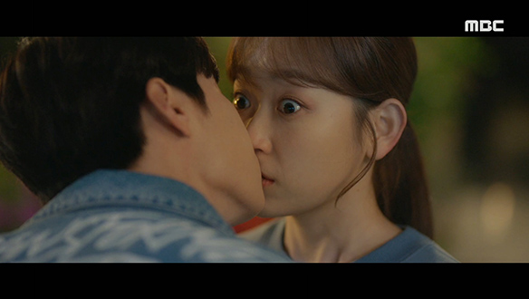 "저 좋아하는 사람 생겼거든요"…하경(김슬기) 당황케 하는 일권(이진혁)의 고백 클립 이미지