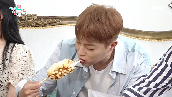 원조 먹방러 윤두준이 맛보고 감탄한 사회의 맛♨ 클립 이미지