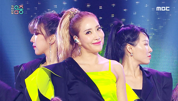 숙행 - 여자라서 (Sook Haeng - Because Woman) 클립 이미지