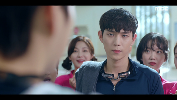 저 미간에 당장 끼이고 싶어 클립 이미지