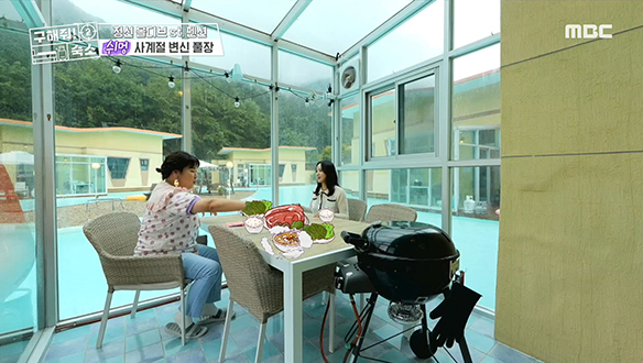 <정선 몰디브 st. 펜션> 단독으로 즐기는 수영장 뷰 바비큐장! 클립 이미지