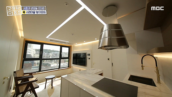 <서초구 반포동 살짝 서래써요♬> 거실에서 서래마을 & 관악산 뷰 보며 살짝 서래써요오~♥