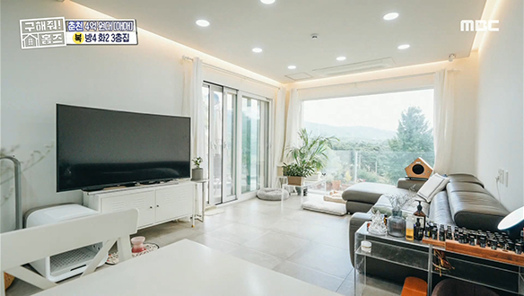 <춘천시 동면 빅드래곤(大龍) 3층집> 화사한 화이트 인테리어로 취향 저격! 클립 이미지